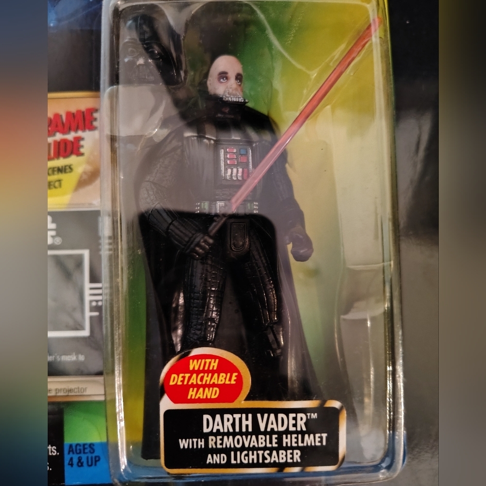 Kenner 1997 Star Wars POTF Darth Vader Removable Helmet Figure - Picture 3 of 6